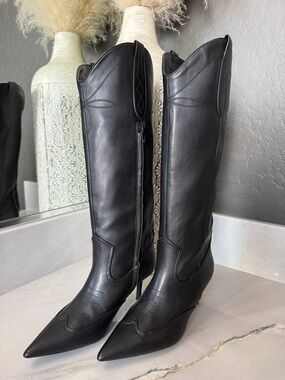 I.N.C. International Concepts NWOB
Women's Hayleigh Mid-Heel Cowboy Boots 7.5